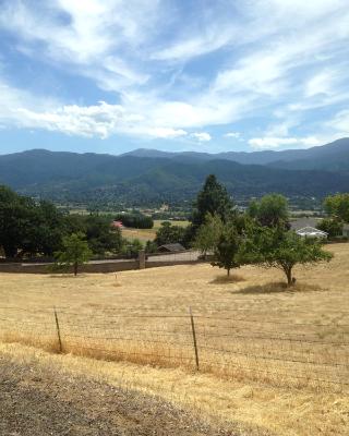 Ashland, OR Hills